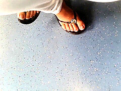 candid feet - feet at subway 05