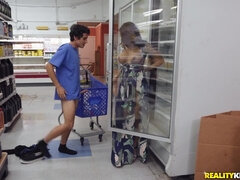 Luna Star gets eaten out and shagged in the grocery store