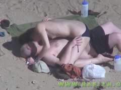 arousing couples on the beach - high-resolution porn