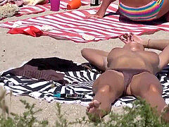 thick boobs Topless Horny Girls Bikini Cameltoe Beach hidden cam HD