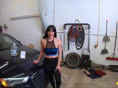 Roadside - Fit damsel Gets Her cooter poked By The Car Mechanic