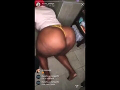 African Bootie babe show her big sexy booty