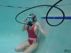 Underwater massage in scuba gear total face mask