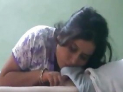 Desi Aunty Giving head