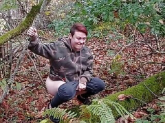 A tiny pee in the woods before sucking his dick