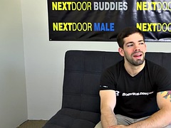 Muscular tattooed amateur solo masturbates on the casting couch