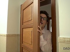 Spálne, Otec, Priateľka, Hd, Nudistkou, Zvedená, Sprcha, Teenka