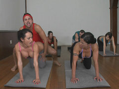 Grosse bite, Plantureuse, Tir de sperme, Gym, Hard, Mature, Orgie, Punition