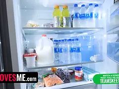 Hatalmas hátsó, Szőke, Cumizás, Ondó fröcskölés, Kézimunka, Hd, Bugyi, Tini