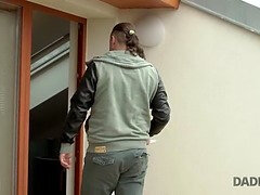 Blondine, Pik sutte, Utro, Far, Give finger, Hd, Slikning, Ældre kvinde