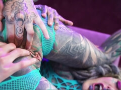 Doigter, Béant, Hd, Chatte, Rousse roux, Rasée, Strapon, Tatouage