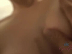 Brunette brune, Éjaculation interne, Hd, Pov, Rasée, Maigrichonne, Tatouage, Nénés