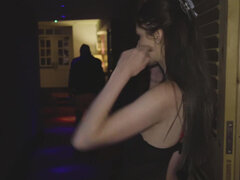 Sucer une bite, Britannique, Club, En levrette, Trou de la gloire, Léchez, Masque, Chatte