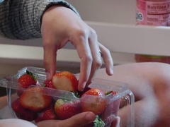 Culo, Pies, Fetiche, Comida, Cocina, Lesbiana, Tetas naturales, Tatuaje