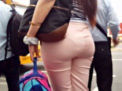 SEXY Young and fresh LOOKING FOR BUS