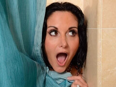 Leie, Bad, Grosser arsch, Grosse titten, Hundestellung, Milf, Dusche, Tätowierung
