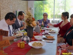 Culo grande, Morena, Pareja, Polla, Estilo perrito, Atragantadas, Cocina, Lamidas