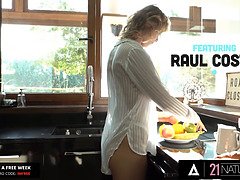 Grosser arsch, Blondine, Hundestellung, Hd, Natürlichen titten, Muschi, Russisch, Titten