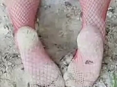 Dirty feet - part 1