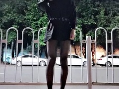 Crossdresser masturbates and cums in a small roadside park