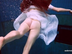 Amatoriale, Bikini, Femmina, Piscina   biliardo, Rossa, Solo, Costume da bagno, Tette