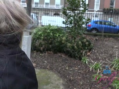 Amatør, Stor røv, Blondine, Komme i munden, Kæreste, Orgasme, Offentlig, Barberet