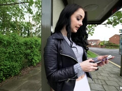 Britskej, Brunetka, Roztomilá, Z pohľadu účastníka, Na verejnosti, Teenka