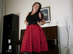 Geile alte tussi, Behaart, Lingerie, Reif, Milf, Muschi, Schlaffe titten, Titten