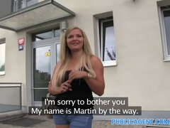 Stor kuk, Blondin, Avsugning, Tjeckisk, Snopp, Grovt språk, Handjobb, Offentlig