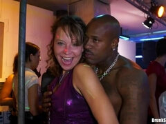 Club, Muñeca, Interracial, Lesbiana, Fiesta, Estrella porno, Satén, Mojado