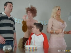 Za kulisami, Blondynka, Zdrada, Wytrysk, Kutas, Styl na pieska, Sukienka, Spanking