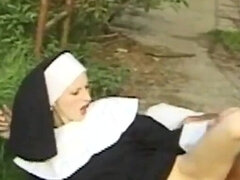Verga grande, Mamada, Monja, Al aire libre, Clasico