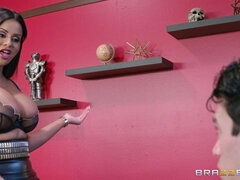 Succulent Ebony MILF At The Brazzers "The Headhunter"