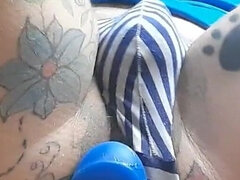 In den arsch, Dildo, Doppelpenetration, Klaffend, Maschinenfick, Masturbation, Solo, Tätowierung