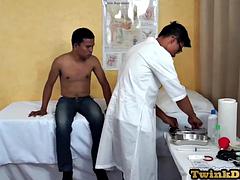 Amateur, Anal, Mamada, Médico, Penetracion con dedos, Gay, Flaco, Juguetes