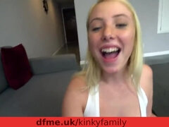 18 anos, Anal, Bebê, Boquete, Pau, Adolescente, Tetas, Brinquedos