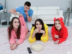 Bror, Brunette, Hundestilling, Gruppe, Orgie, Mager, Teenager, Bryster