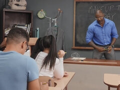 Velké péro, Bisexuální, Černé, Kuřba, Creampie, Přírodní prsa, Student, Kozičky