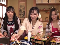 Gros seins, Sucer une bite, Éjaculation interne, Tir de sperme, Fétiche, Groupe, Japonaise, Mature