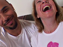 Leie, Grosser schwanz, Schwarz, Blasen, Behaart, Reif, Milf, Titten