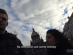 Guy accepts money from hunter who wanted to fuck