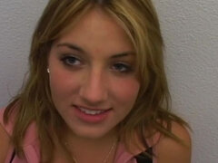 Dormitorio, Rubia, Semen en la boca, Residencia universitaria, Lamidas, Tetas naturales, Estudiante, Tetas