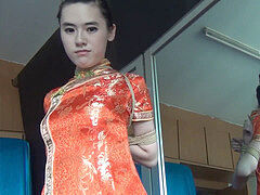 chinese dame in qipao