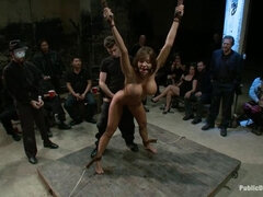 In den arsch, Grosse titten, Braunhaarige, Domination, Weibliche domination, Maske, Bestrafung, Spanner