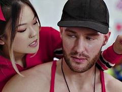 Asiatique, Grosse bite, Sucer une bite, Tir de sperme, Fétiche, Hard, Interracial, Nénés