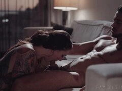 Brunette, Pik, Familie, Give finger, Brækfornemmelse, Piercing, Fisse, Tabu
