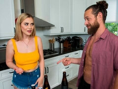 Iso perse, Iso kulli, Isot tissit, Blondi, Suihinotto, Takaapäin, Keittiö, Teini