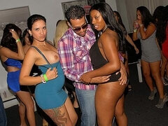 18, Stor stjärt, Stor kuk, Klubb, Naturliga tuttar, Orgie, Tonåring, Tuttar