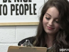 Μεγάλα βυζιά, Πίπα, Μελαχροινή, Σε στάση σκύλου στα τέσσερα, Πίρσινγκ, Αστυνομία, Ξυρισμένη, Στολή