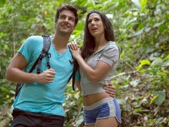 Iso perse, Isot tissit, Suihinotto, Ruskeahiuksinen, Auto, Ulkona, Laiha, Teini